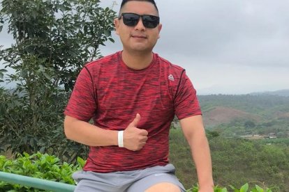 Danny estudió enfermería por su pasión de ayudar a las demás personas.