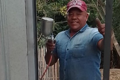 No solo le hacía al deporte, también a la soldadura, él tenía un taller.