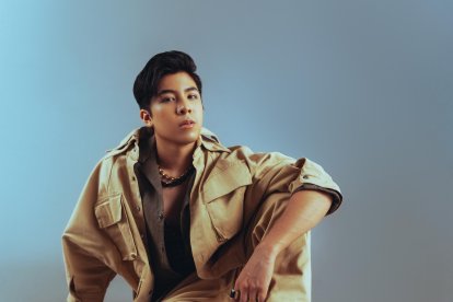 Estuvo en la fiesta de Sony y pudo compartir con Anitta, Rauw Alejandra, Rosalía, entre otros.