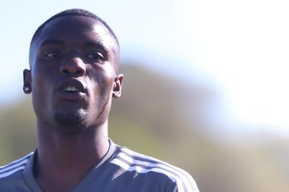 El zaguero Bleiner Agrón, de 21 años, cumplirá en Emelec con su primera experiencia fuera de su natal.