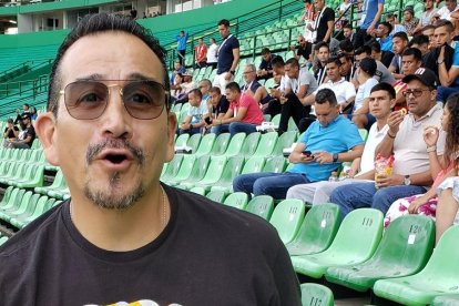 Wilson Saltos llegó desde Estados Unidos, para alentar a la selección de Ecuador.