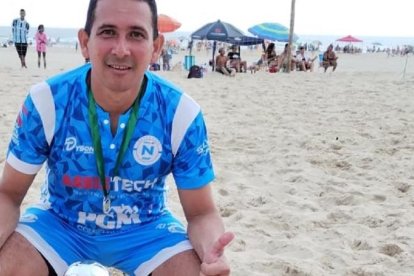 Daniel Cedeño, jugador de fútbol playa de la selección de Ecuador que reforzó al Napoli RS de Brasil.