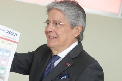 El presidente Guillermo Lasso ejerció su derecho al voto.