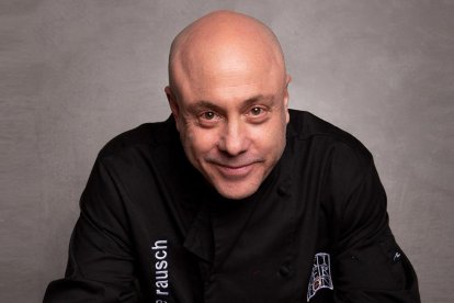 En Twitter lo tachan de sarcástico y que tiene comentarios desatinados a la hora de calificar.