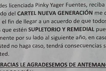 Esta fue la hoja dejaba sobre el parabrisas del carro de la profesora.