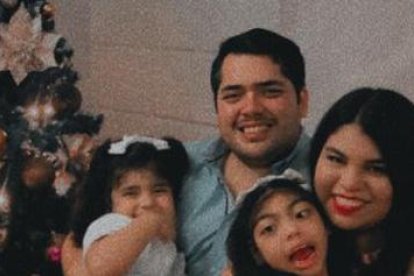 Nathaly Calle junto a su familia, Mario, Valentina y Martina Ayerve.