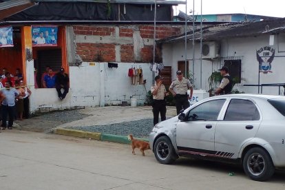 En la escena del crimen se encontraron dos casquillos percutidos 9 milímetros. El crimen fue cerca de un UPC.