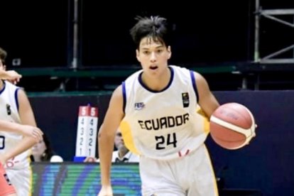 Toledo es seleccionado de básquet de Ecuador.