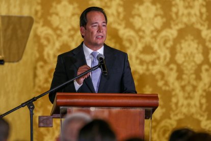 El titular de la cartera, Henry Cucalón, descartó que el presidente vaya a hacer uso de la denominada muerte cruzada.