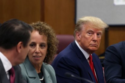 En 2016, Trump pagó supuestamente 130.000 dólares a la actriz porno Stormy Daniels para comprar su silencio.