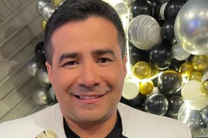 Reconocimiento entregado a Henry.