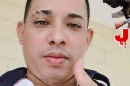 El símbolo de la facción de JR es un águila, que representa valor, fortaleza y velocidad.