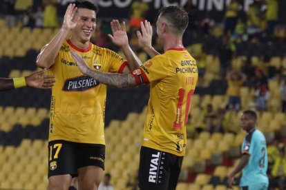 Fernando Gaibor (c) y Damián Díaz (d) pasaron de la rivalidad a convertirse en buenos amigos.