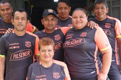 EUn equipazo en utilería al mando de Mechita: Francisco Molacho Zapata, Javier Ochoa, Ramón Chinga, Hernán Lucas, José Soriano y Yajaira Zambrano.