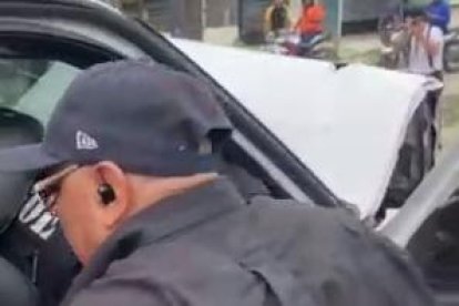 Los policías que acompañaban al alcalde Chonillo resultaron heridos. Fueron auxiliados.