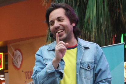 Víctor Aráuz es uno de los primeros actores en estrenar la sala.