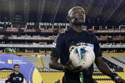 Augusto Aragón, será el árbitro central y seguro que será un show su intervención.