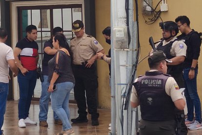 Un grupo de criminales atacó a los asistentes de un velorio, en Manta.
