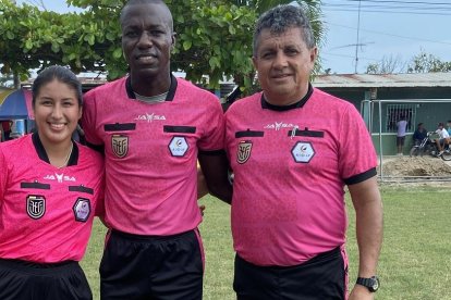 Pilozo junto a sus compañeros: Valentín Mercado y Geovanny Chacón.