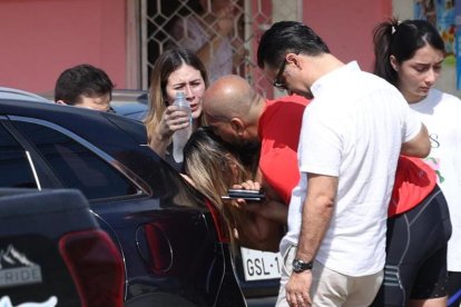 El llanto desconsolado de familiares.