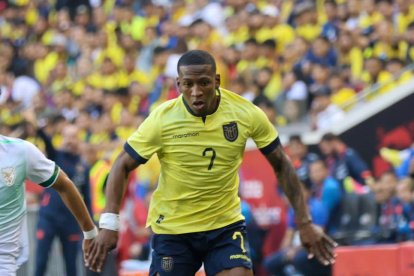 La Tri enfrentará al conjunto costarricense luego de un gran despliegue jugando con línea de tres ante Bolivia y con una impecable actuación de Pervis Estupiñán por la banda derecha.