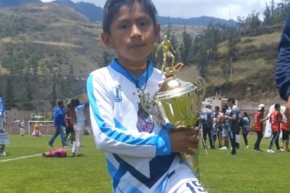 Ismael era delantero y todos los días entrenaba el deporte que le fascinaba, el fútbol.