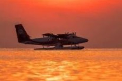 Una de las publicaciones de Cao Lay Muñoz en redes sociales muestra a una aeronave en el mar