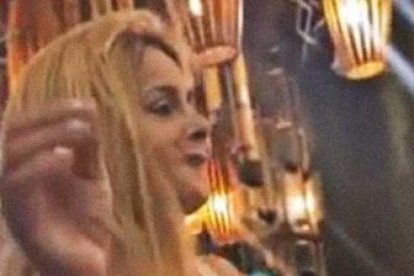 La rubia durante su salida con amigas.