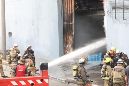 Bomberos de Guayaquil atendieron la emergencia.