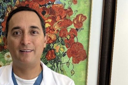 Doctor Pablo Valencia, especializado en reproducción asistida.