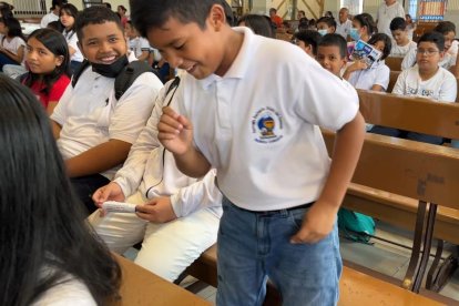 Este ‘peladito’ no paraba de moverse al son de mambo. Agradecido con Dios por su sabor.