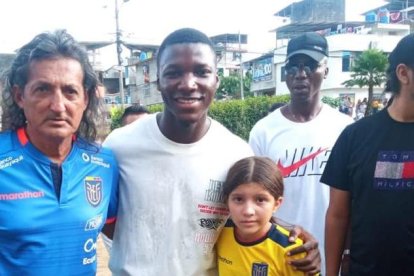 Iván  Guerra fue el primer entrenador de Moisés Caicedo, ahora tienen una escuela de fútbol con el nombre de los dos.