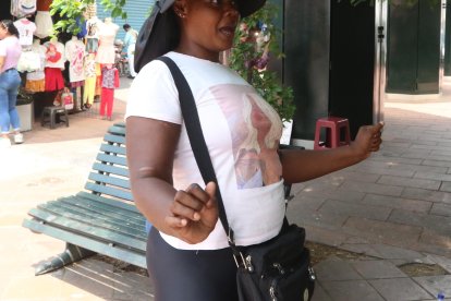 Estas personas compran cabellos naturales y con sus bromas han más divertida la jornada laboral.