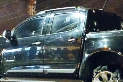 Así quedó la camioneta en la que viajaba el burgomaestre.