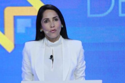 Luisa González en el debate presidencial.