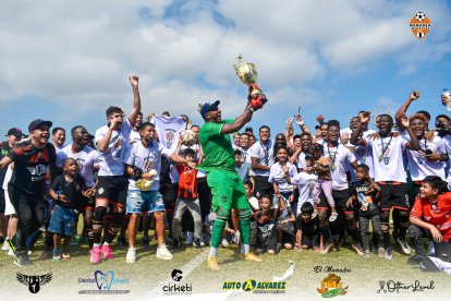 Máximo Banguera, de Naranja Mekánica y un título que le faltaba, ser campeón  de segunda categoría.