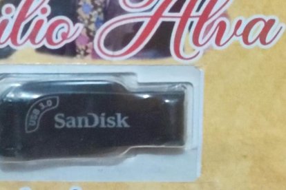 Alva en la moda, ahora sus éxitos llegan en pendrive, con 24 vídeos. Esta es la versión 2023.