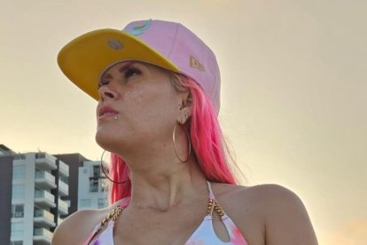 Zully Guillén es conocida en la farándula como la Fucsia.