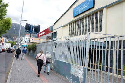 En este lugar del norte de Quito fue asesinado Fernando Villavicencio, el 9 de agosto de 2023. Así luce el 5 de septiembre.