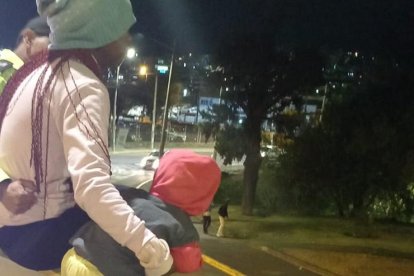 El sargento Pinza habló por tres horas con la mujer para ayudarla.