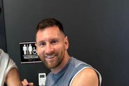 El ex Emelec Javier Klimovich, también tiene su autógrafo de Messi tatuado