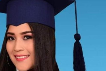 Jhomely Proaño, de 18 años, quedó atrapada en el automotor.