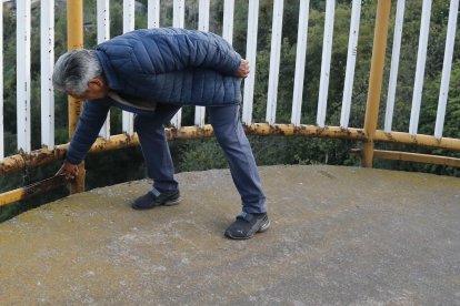 Los moradores mostraron a EXTRA los daños que ha sufrido la estructura.