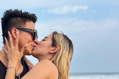 Don Day 

con Elizabeth tienen dos años de relación.