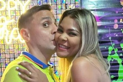 Junto a Gabriela, su esposa.