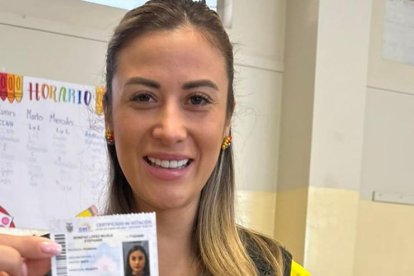 Nicole Bonifaz realizó su voto.