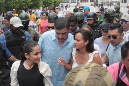 Luisa González (izq.) acompañó este día a Aquiles Álvarez, alcalde de Guayaquil, y Marcela Aguiñaga, prefecta del Guayas.