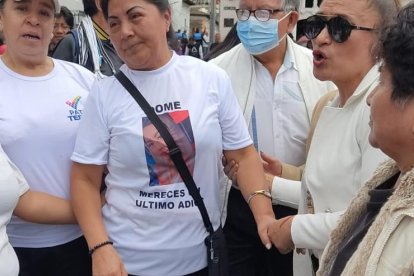 Familiares de  la migrante  realizaron un plantón para pedir ayuda a las autoridades para que traigan su cuerpo.