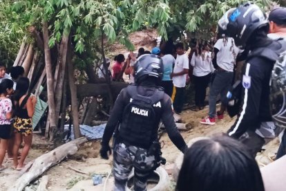 Hasta a los gendarmes les costó llegar a la escena del crimen.