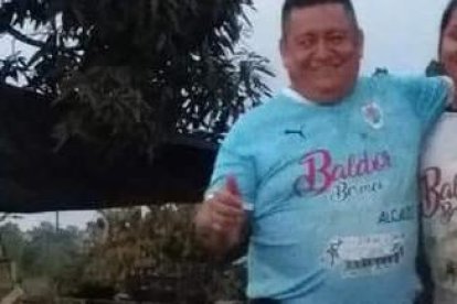 Los caminos de la vida también lo han llevado a otra ‘cancha’, la del ‘peloteo’. Juan es hincha de El Nacional.